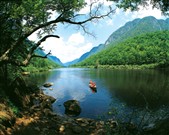 Canoeing on rivière Jacques-Cartier (river) (Jean-Pierre Huard)