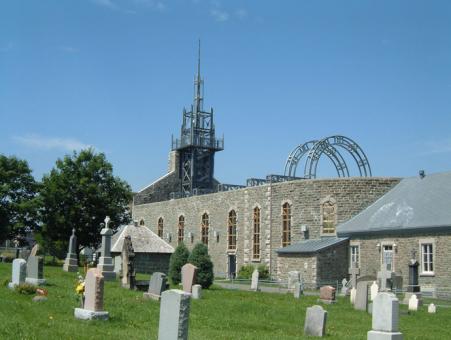 The Site patrimonial de la Visitation - Church and cemetery