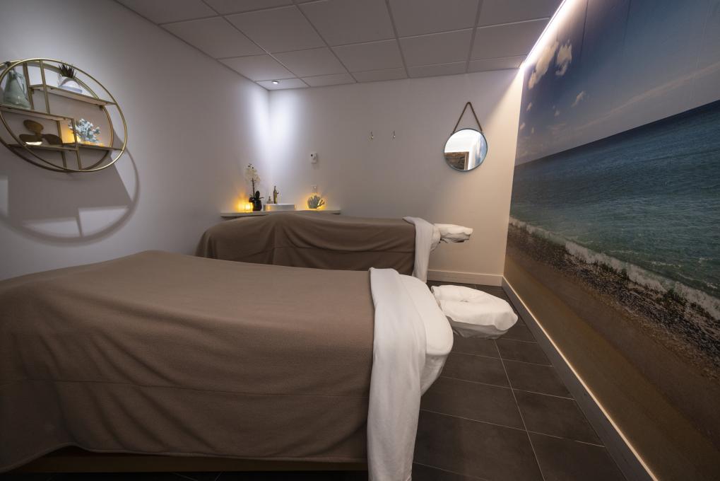 Le Spa Infinima - Chemin Sainte-Foy - Couples massage therapy room - Beach