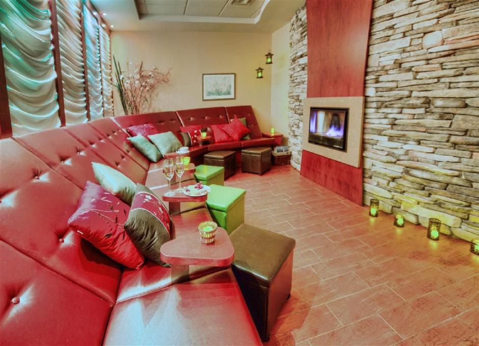 Le Spa Infinima - Chemin Sainte-Foy - relaxation room with fireplace
